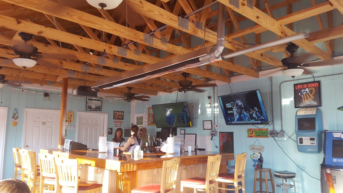 Oak Island Deli & Pub